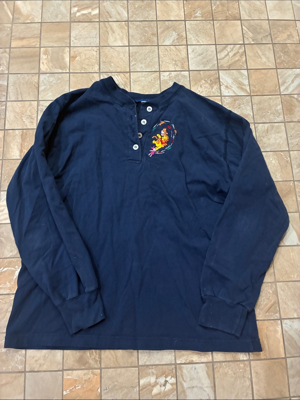 Vtg 90s Pooh tigger and piglet Henley Medium